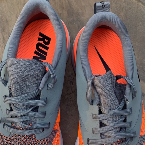 Nike Women’s Odyssey React 2 Flyknit, NIB - Picture 8 of 12